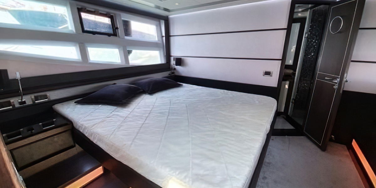 Продается моторная яхта Galeon 700 Skydeck